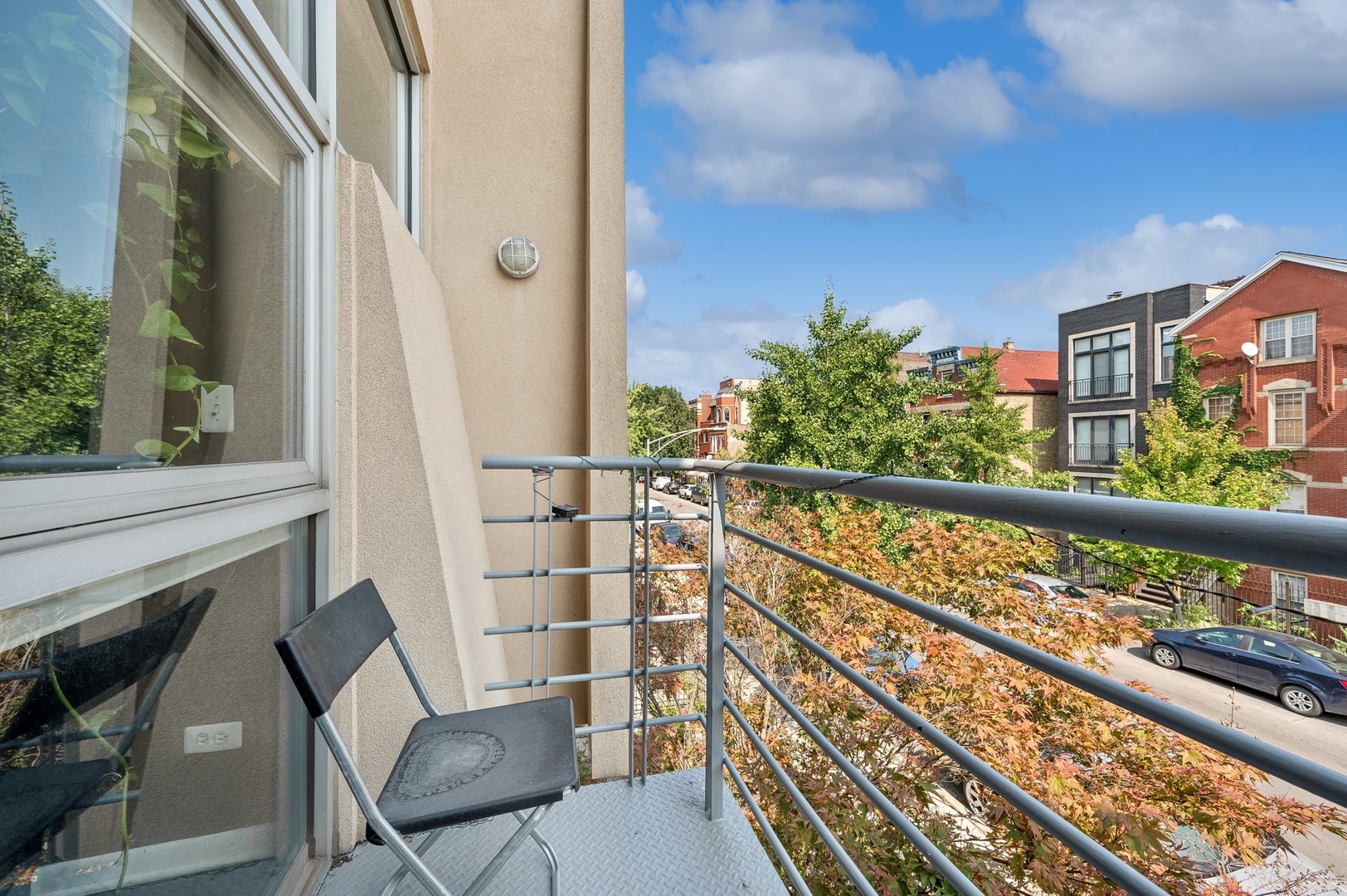 1302 N GREENVIEW Avenue Unit: 3
