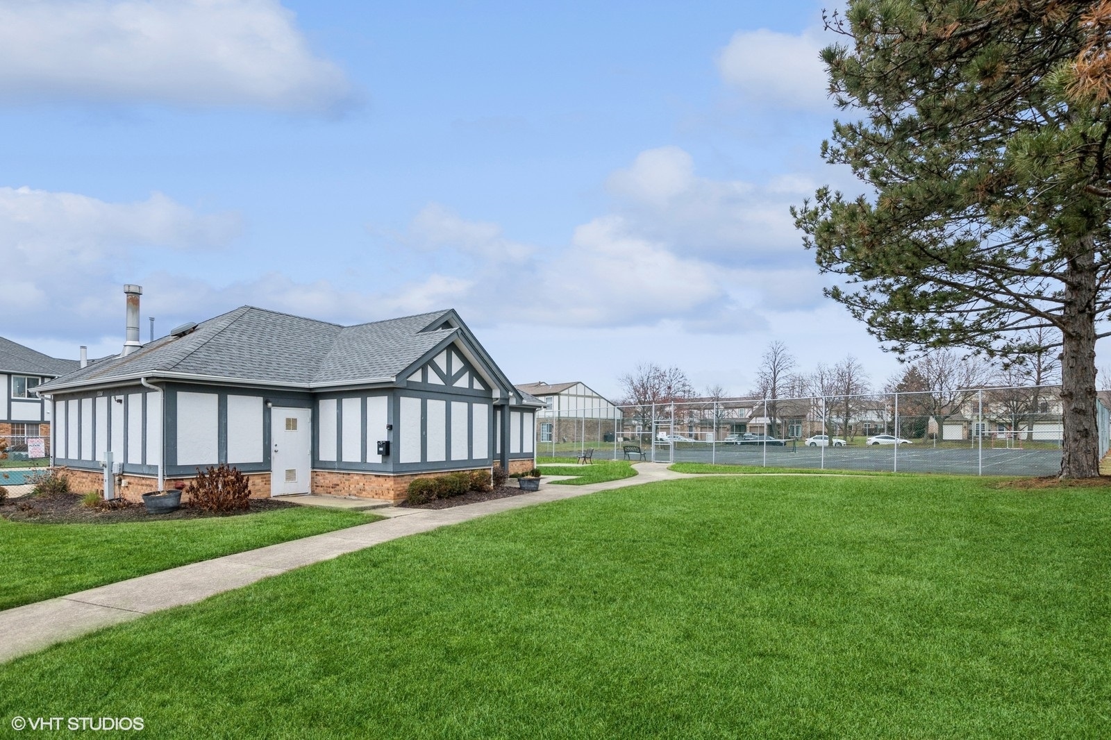 9122 Sandpiper Court Unit: 49