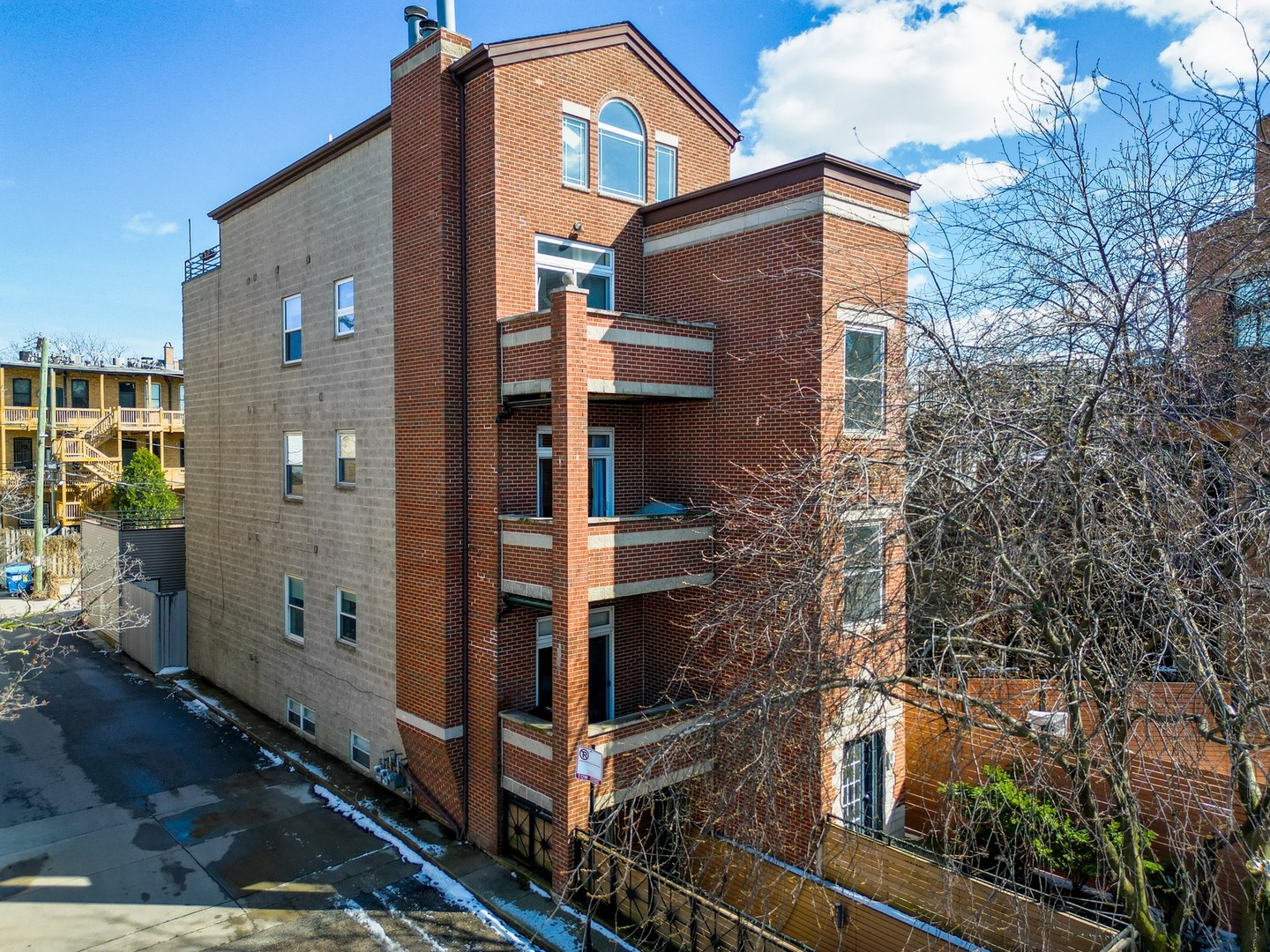 1919 N Kenmore Avenue Unit: 2