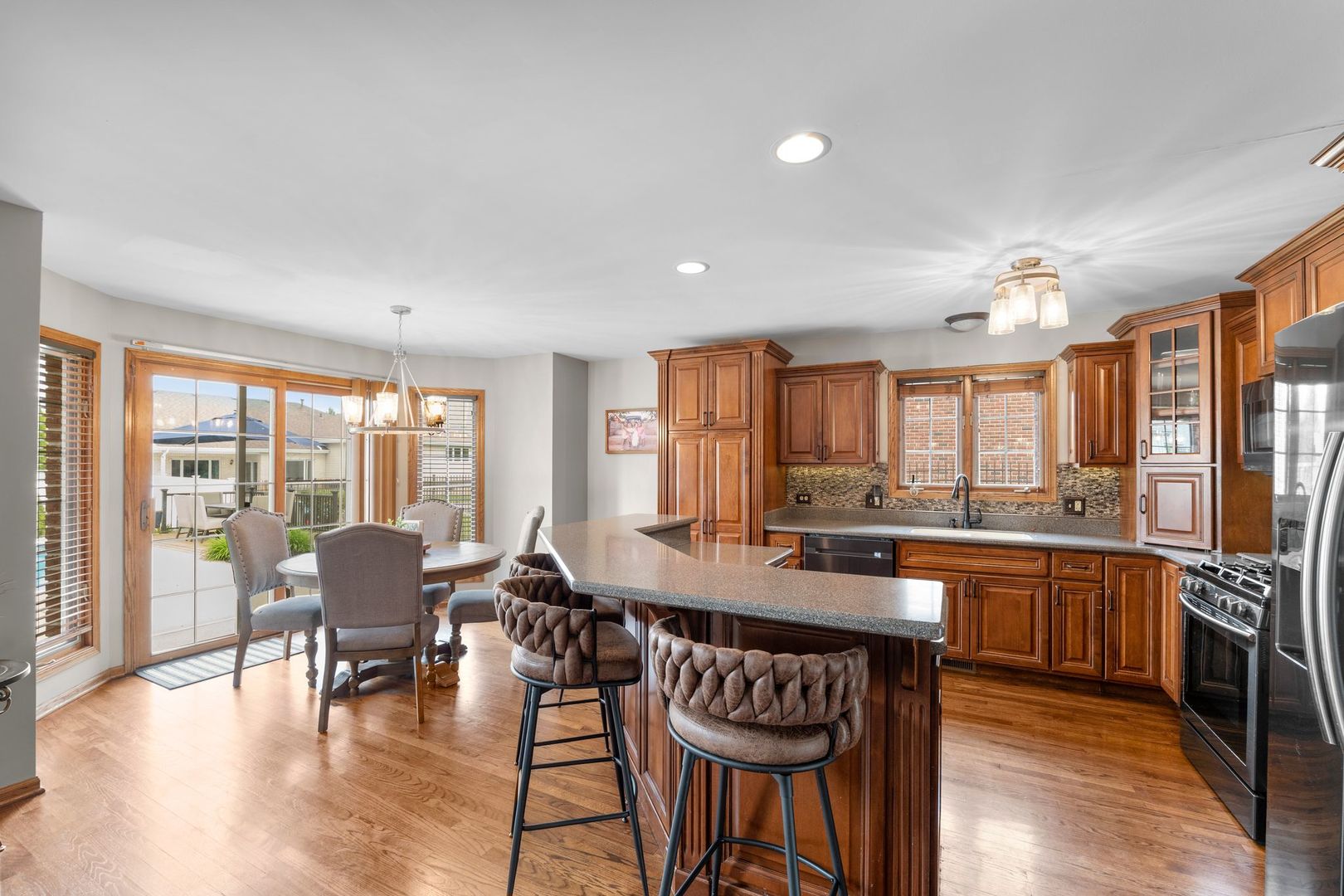 373 W Joliet Highway