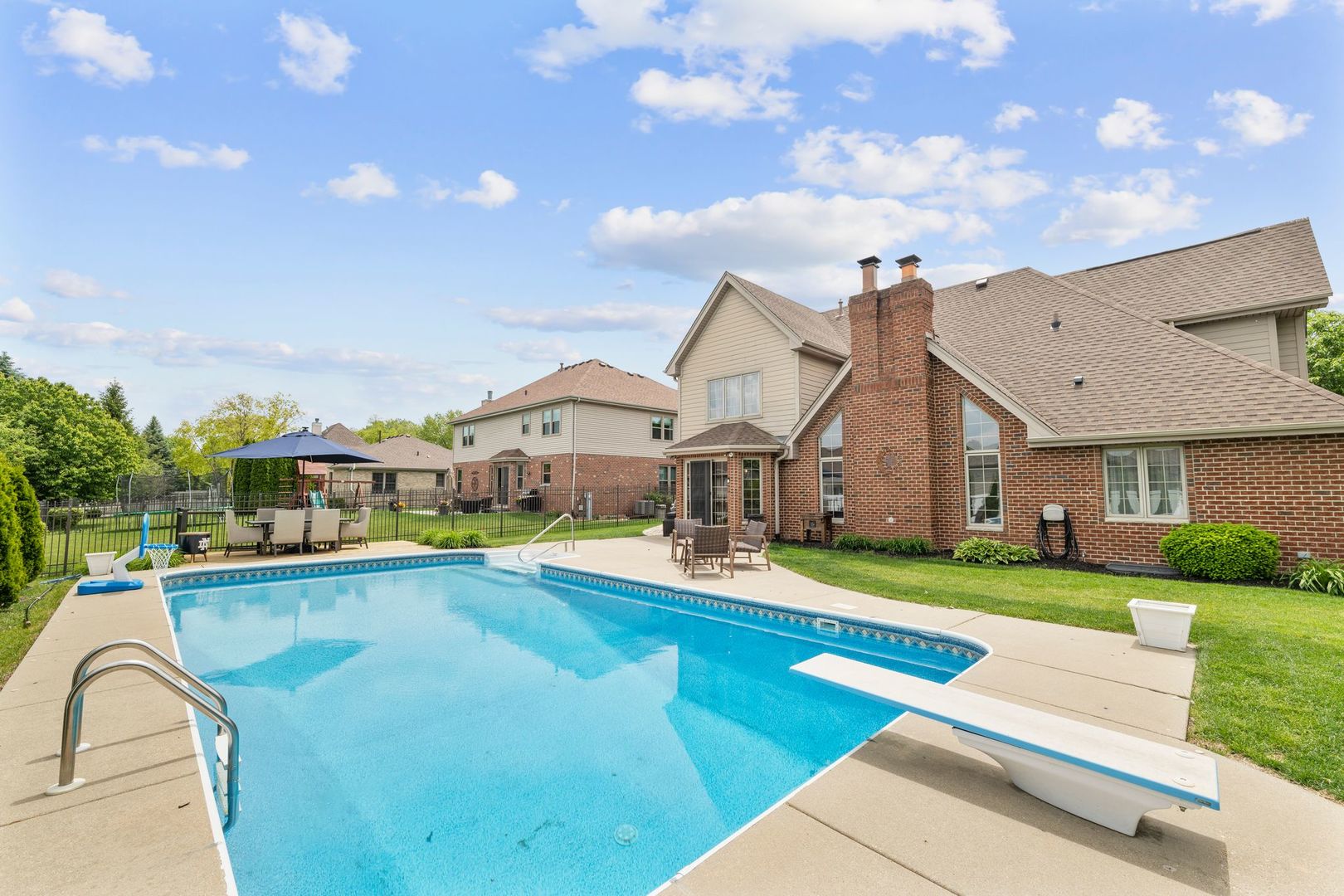 373 W Joliet Highway