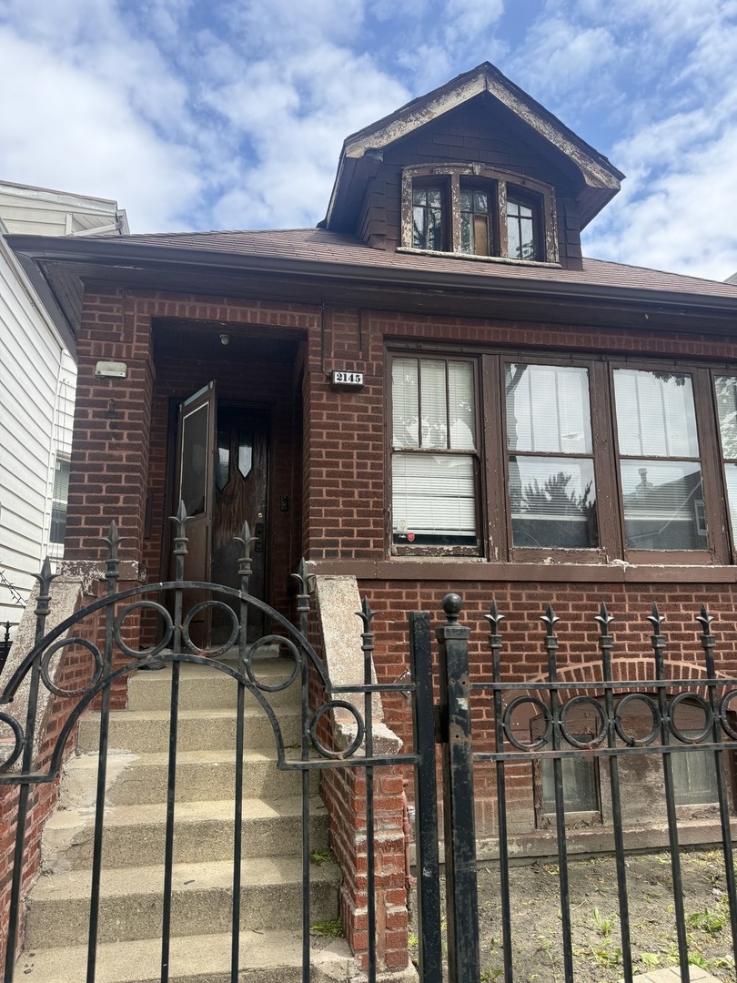 2145 N Karlov Avenue