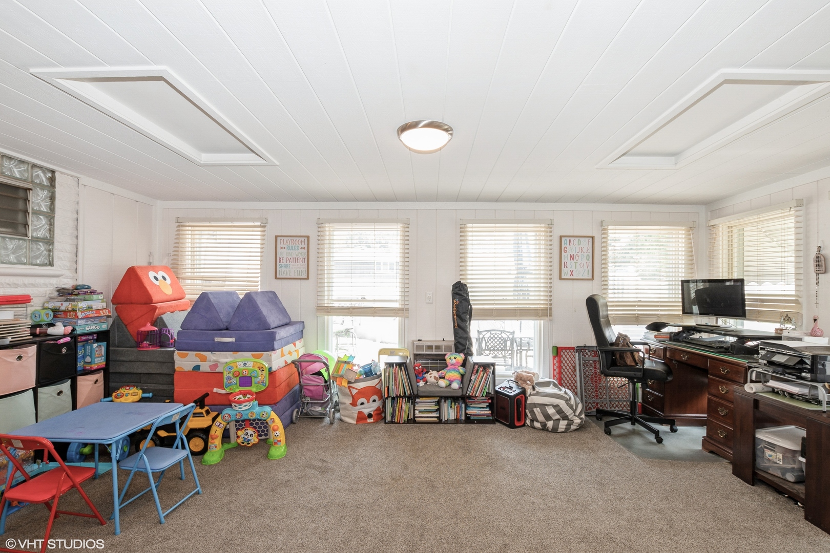 1233 TIMBER Place