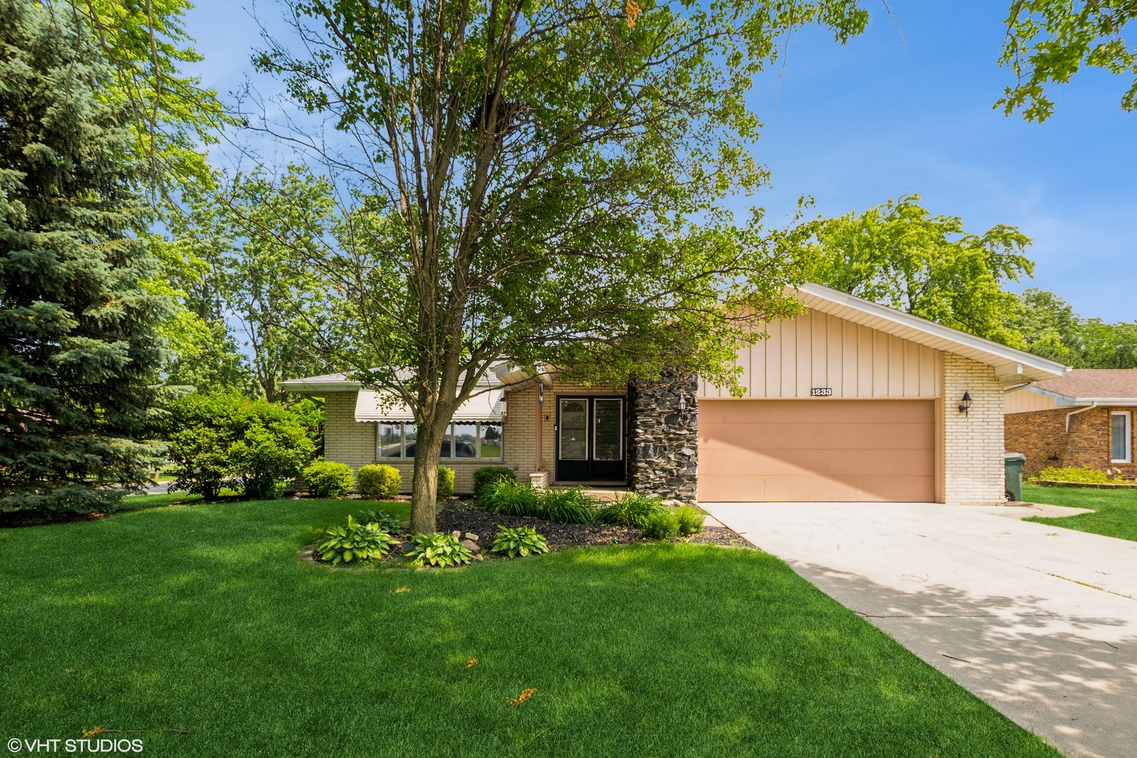 1233 TIMBER Place