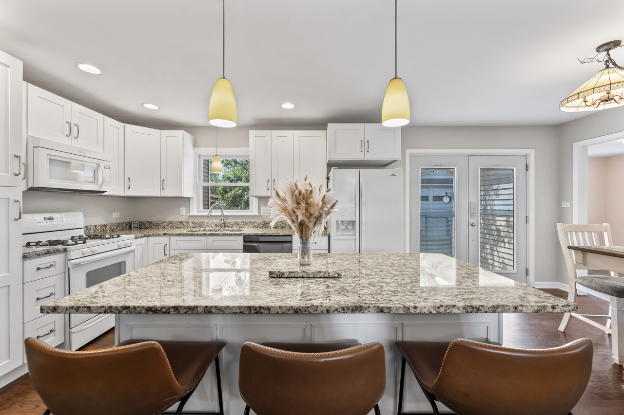 22W351 Birchwood Drive