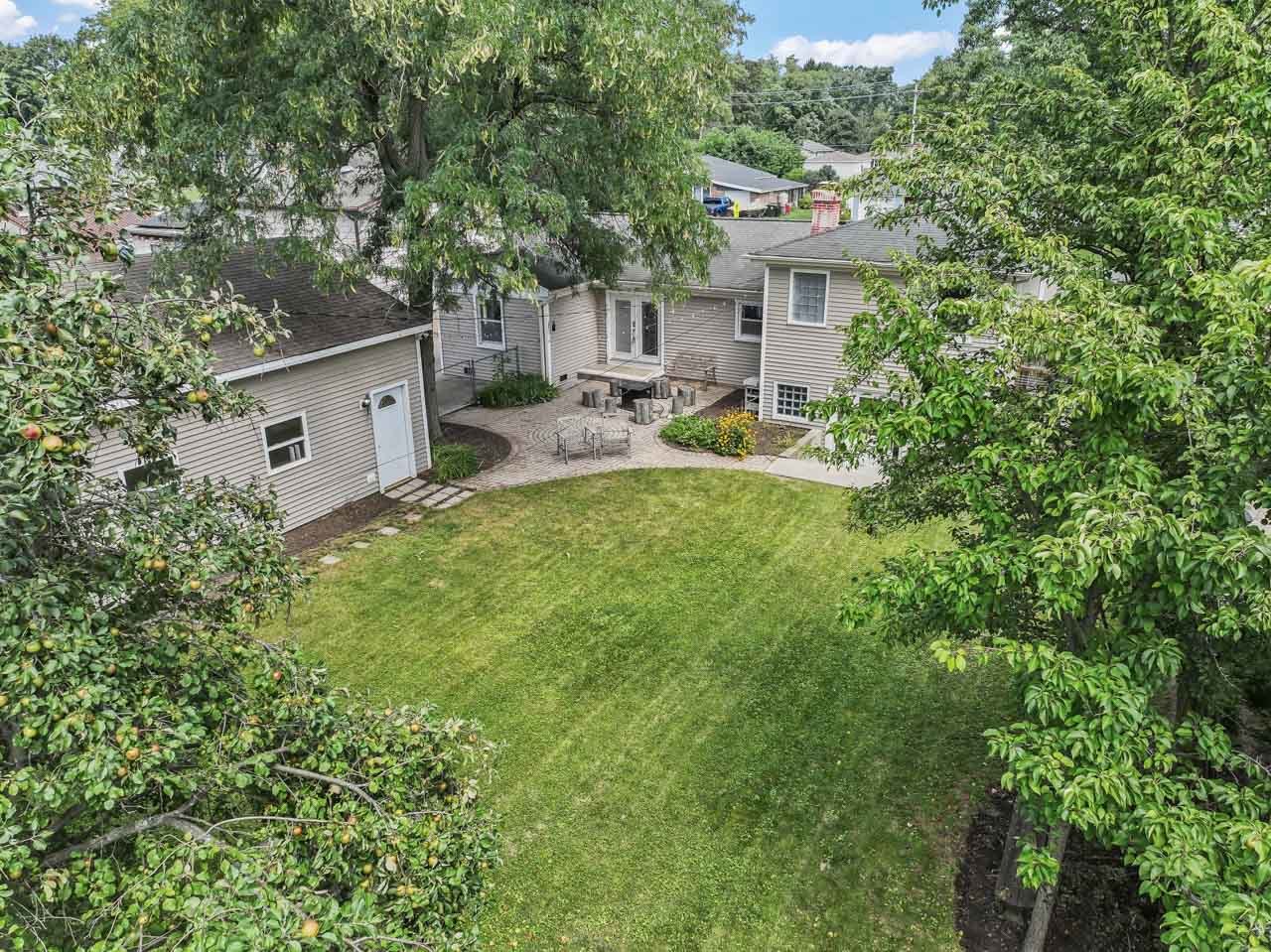22W351 Birchwood Drive