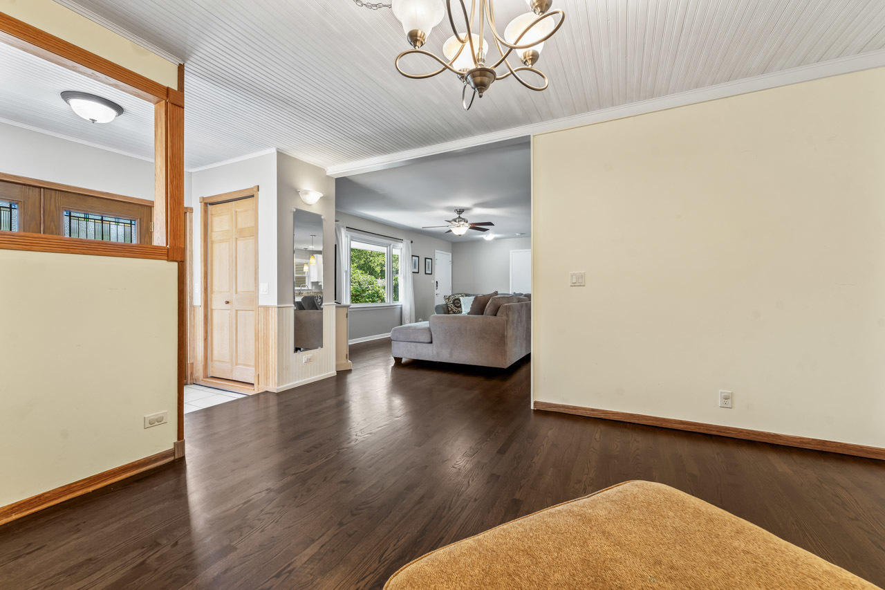 22W351 Birchwood Drive