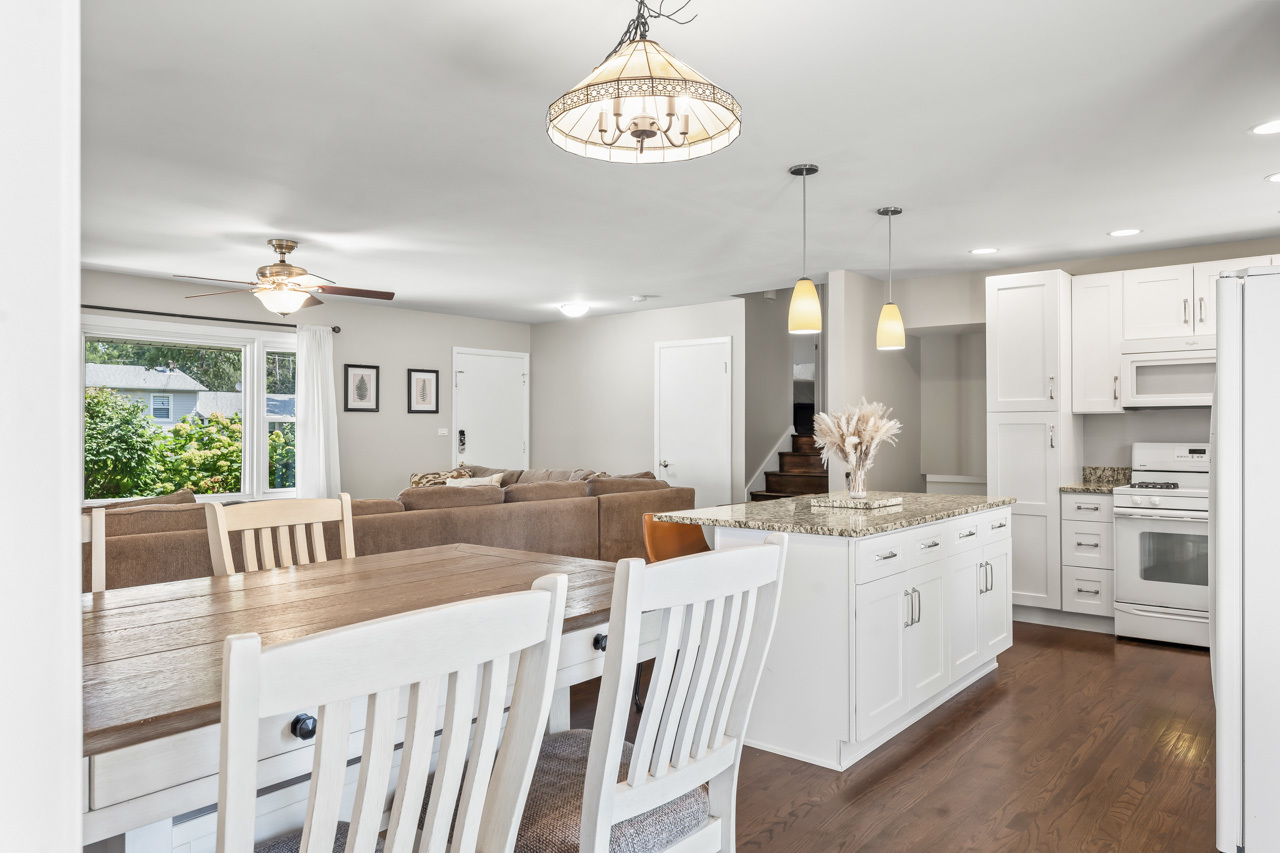 22W351 Birchwood Drive