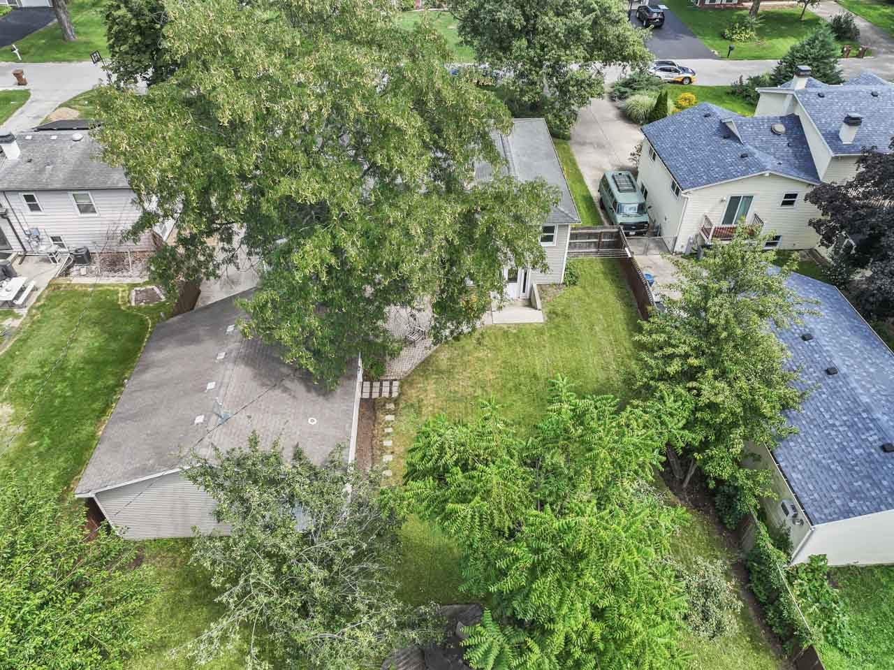 22W351 Birchwood Drive
