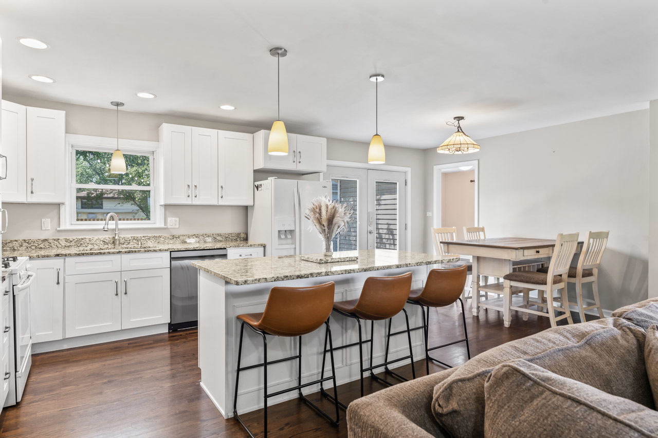 22W351 Birchwood Drive