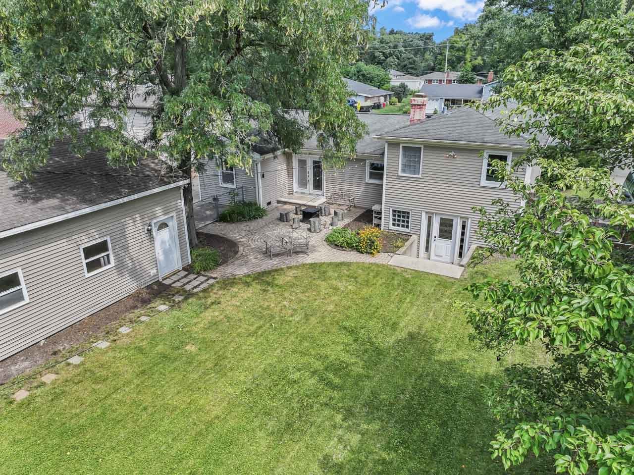 22W351 Birchwood Drive