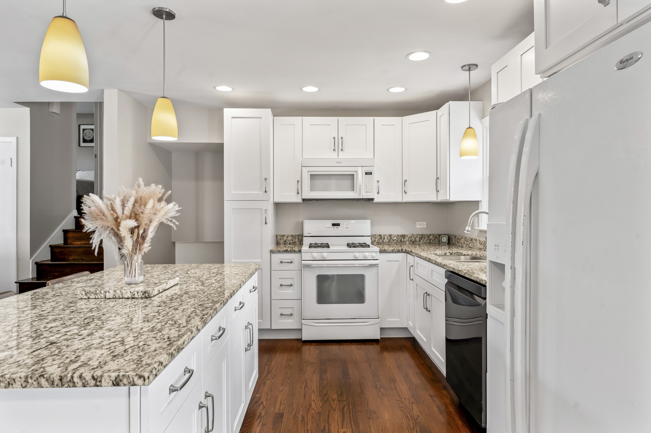 22W351 Birchwood Drive
