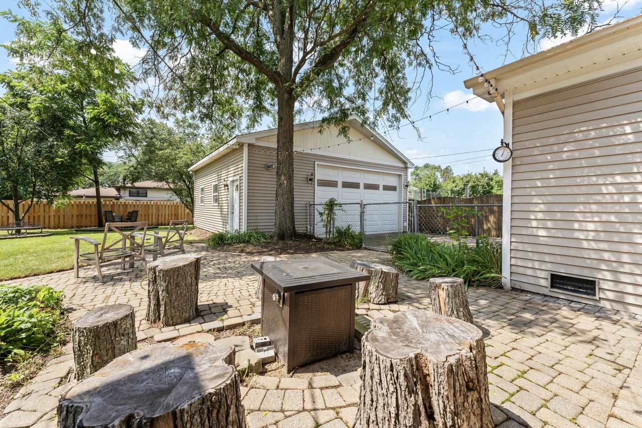 22W351 Birchwood Drive