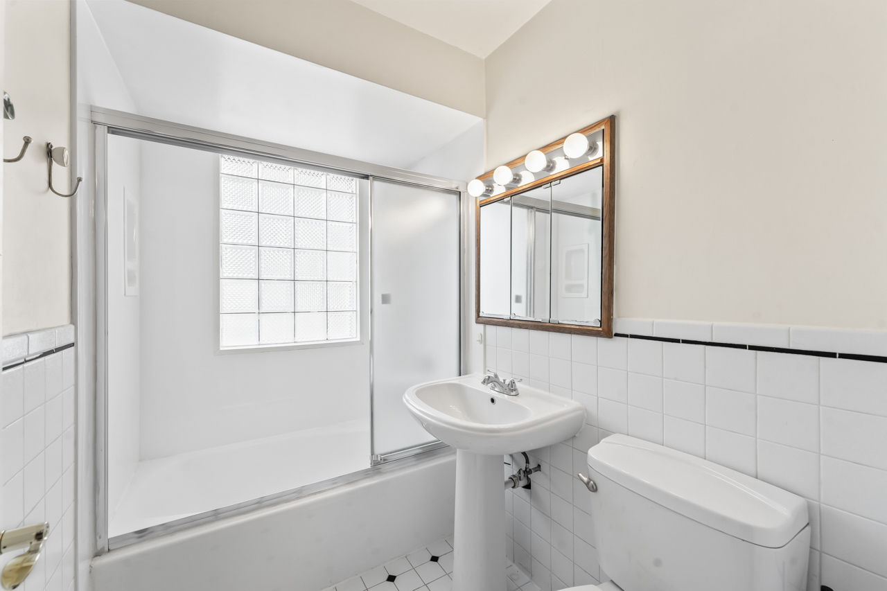 22W351 Birchwood Drive