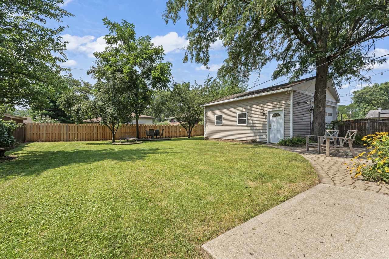 22W351 Birchwood Drive