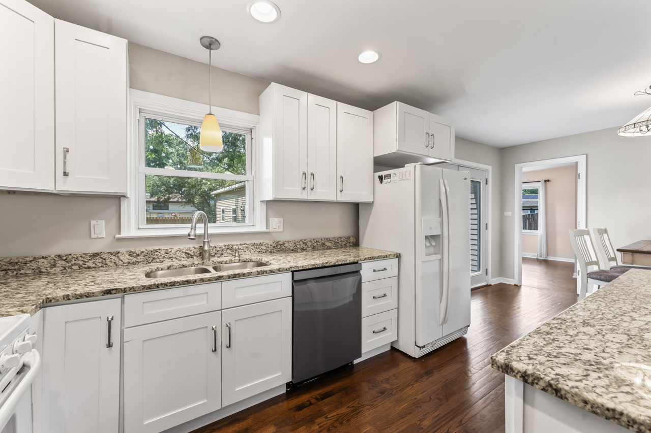 22W351 Birchwood Drive