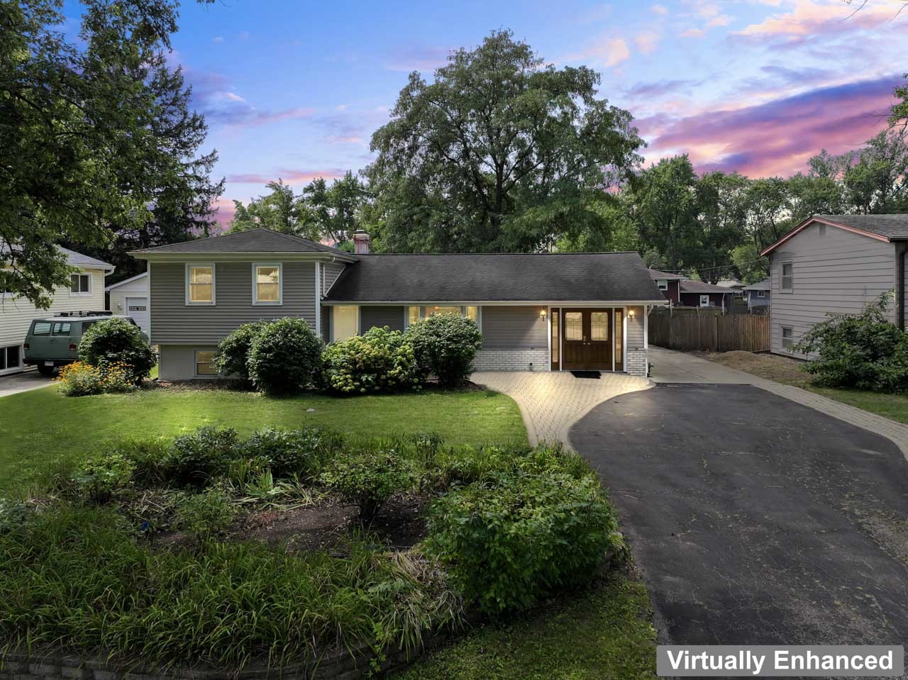 22W351 Birchwood Drive