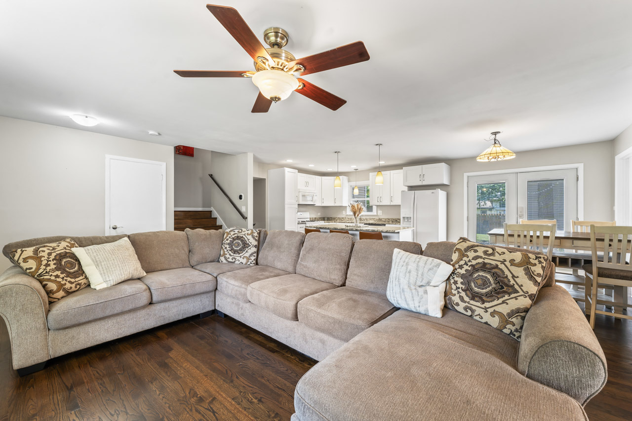 22W351 Birchwood Drive