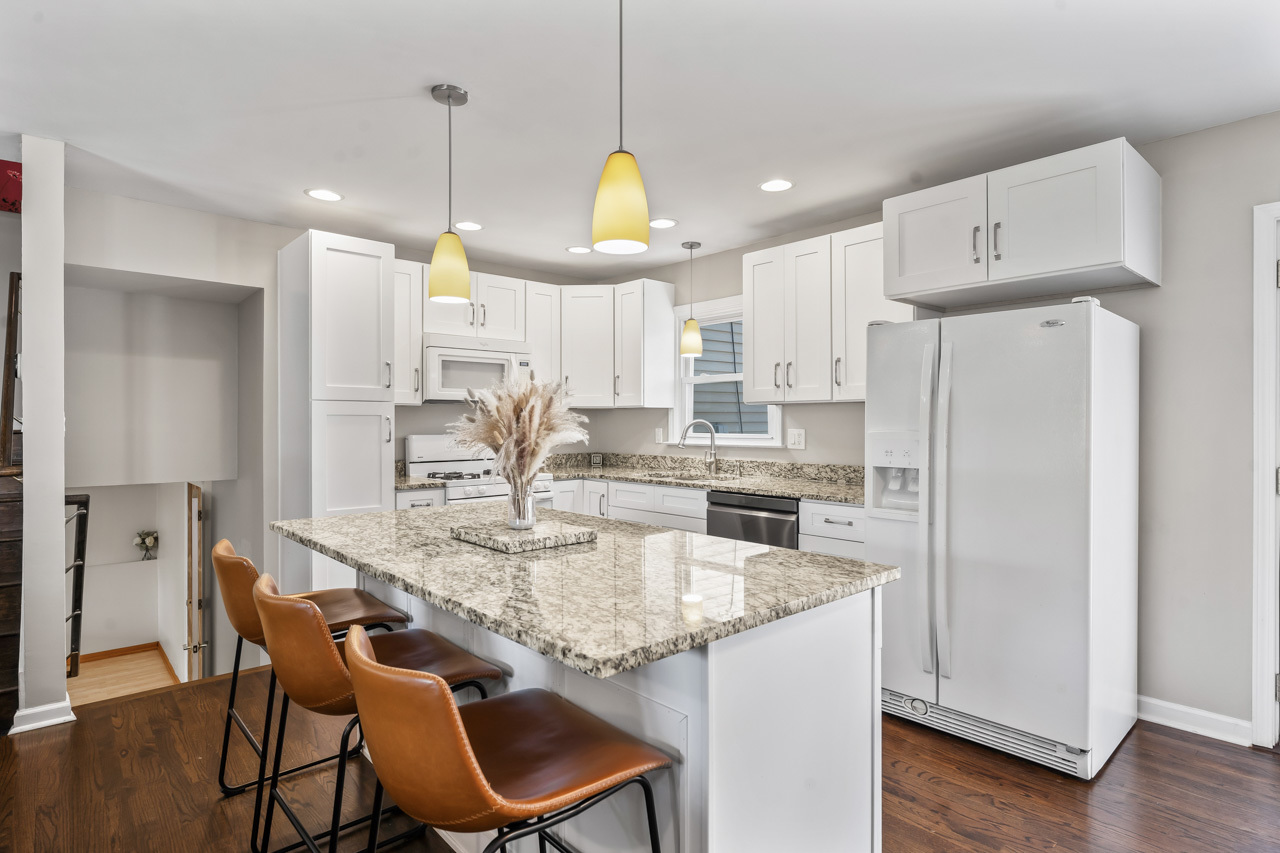 22W351 Birchwood Drive