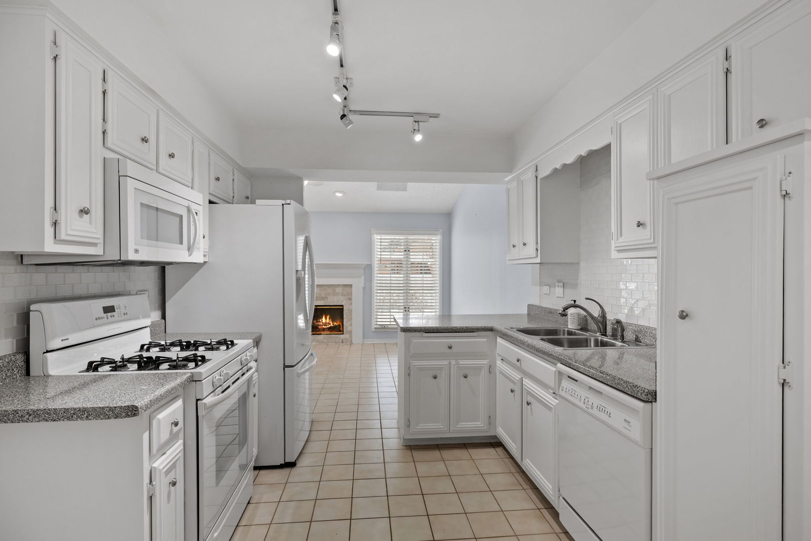 15301 Wilshire Drive