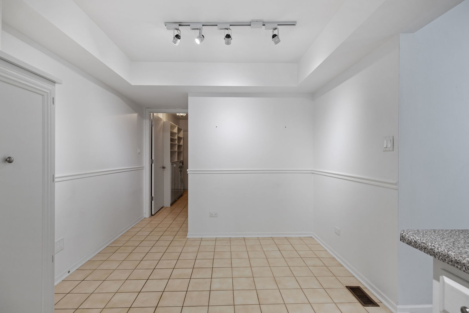 15301 Wilshire Drive