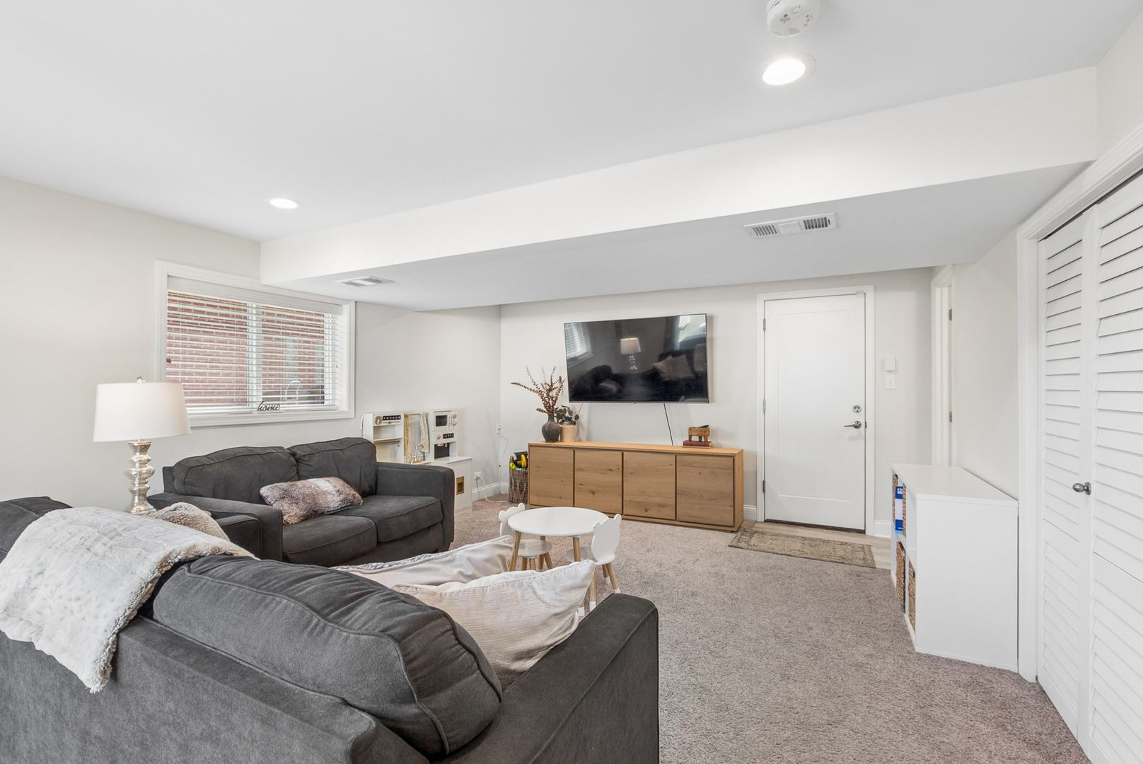 15321 Oak Road