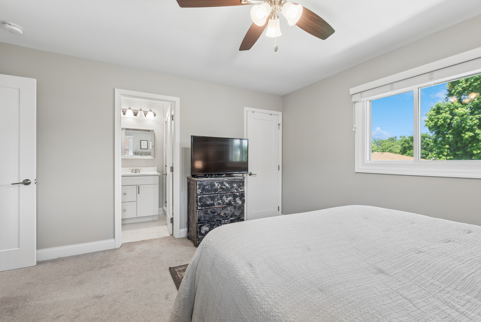 15321 Oak Road