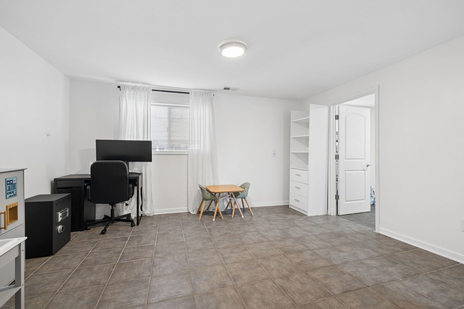 4343 Henry Street