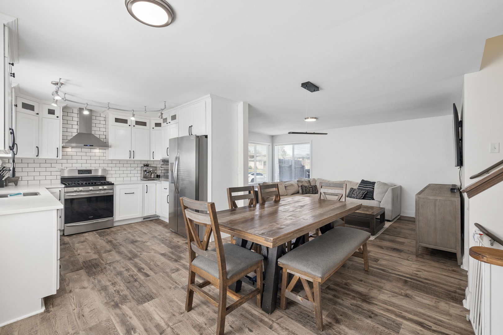 4343 Henry Street