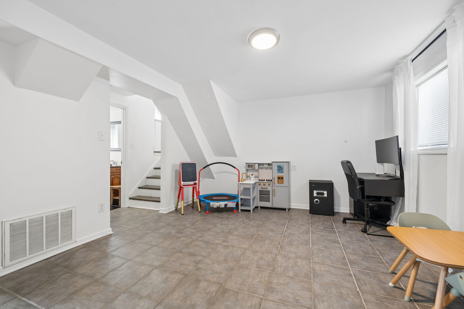 4343 Henry Street