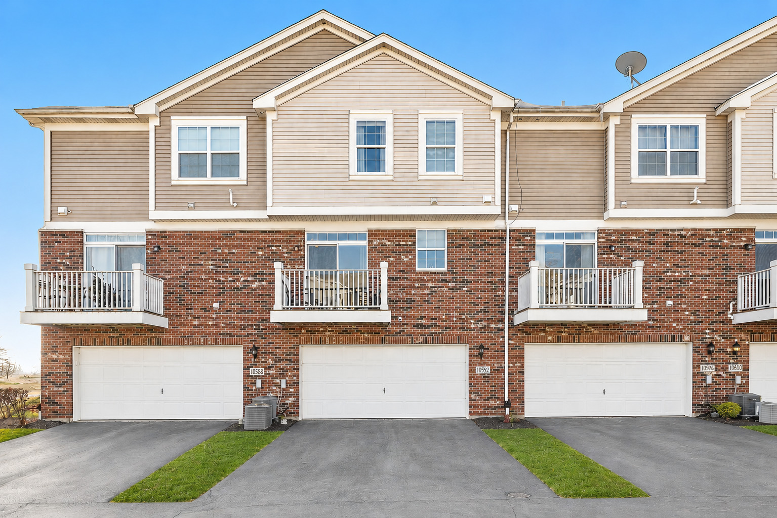 10592 W 154th Place