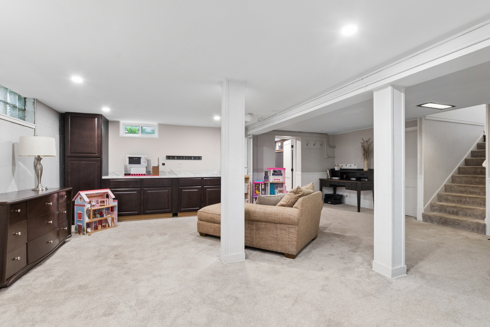10155 S Clifton Park Avenue