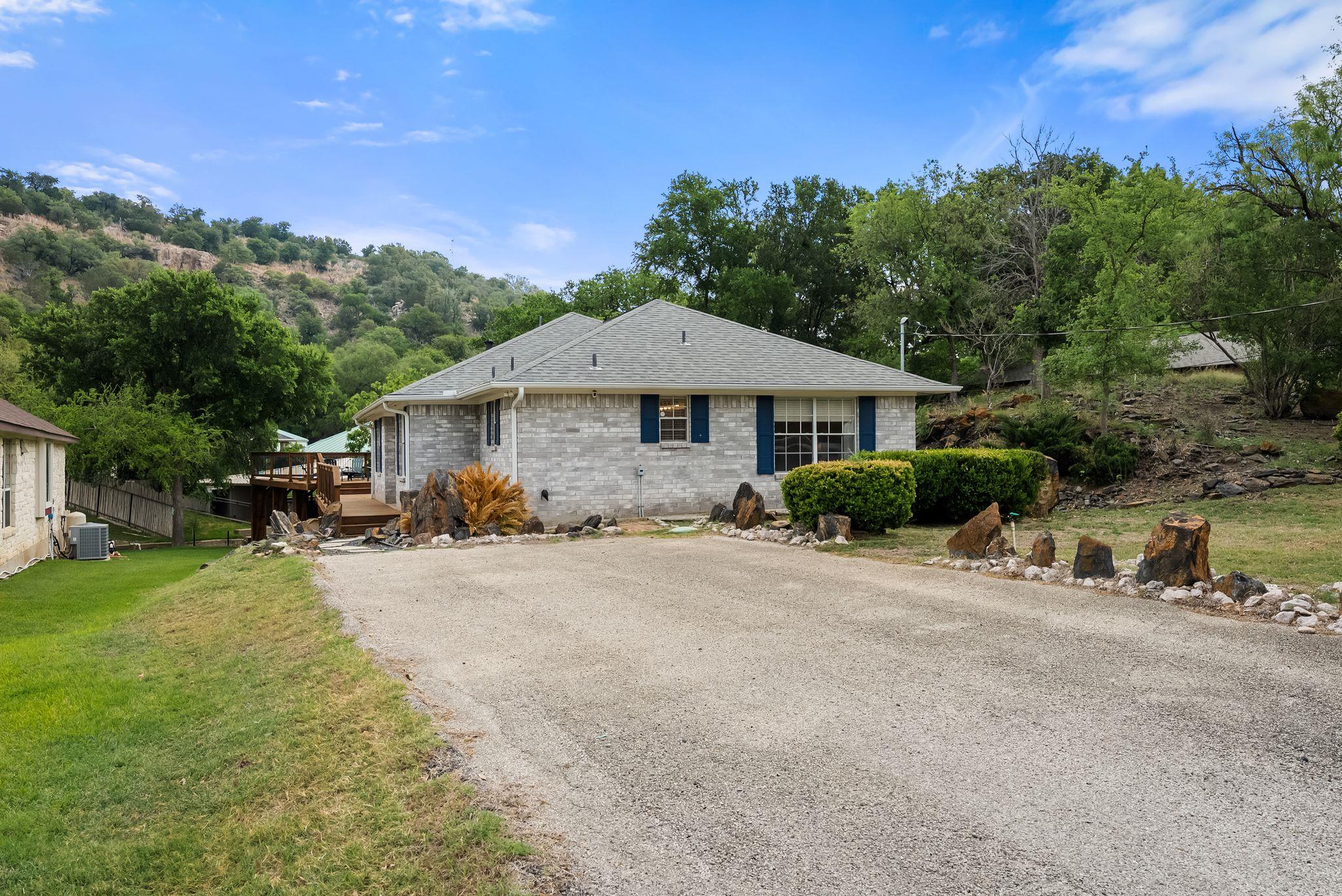 305 Mountain View