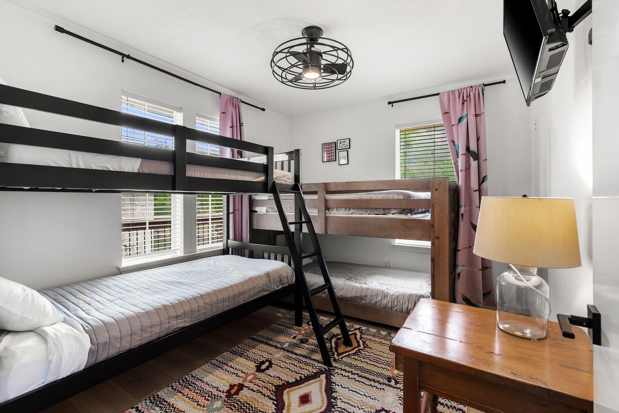 305 Mountain View
