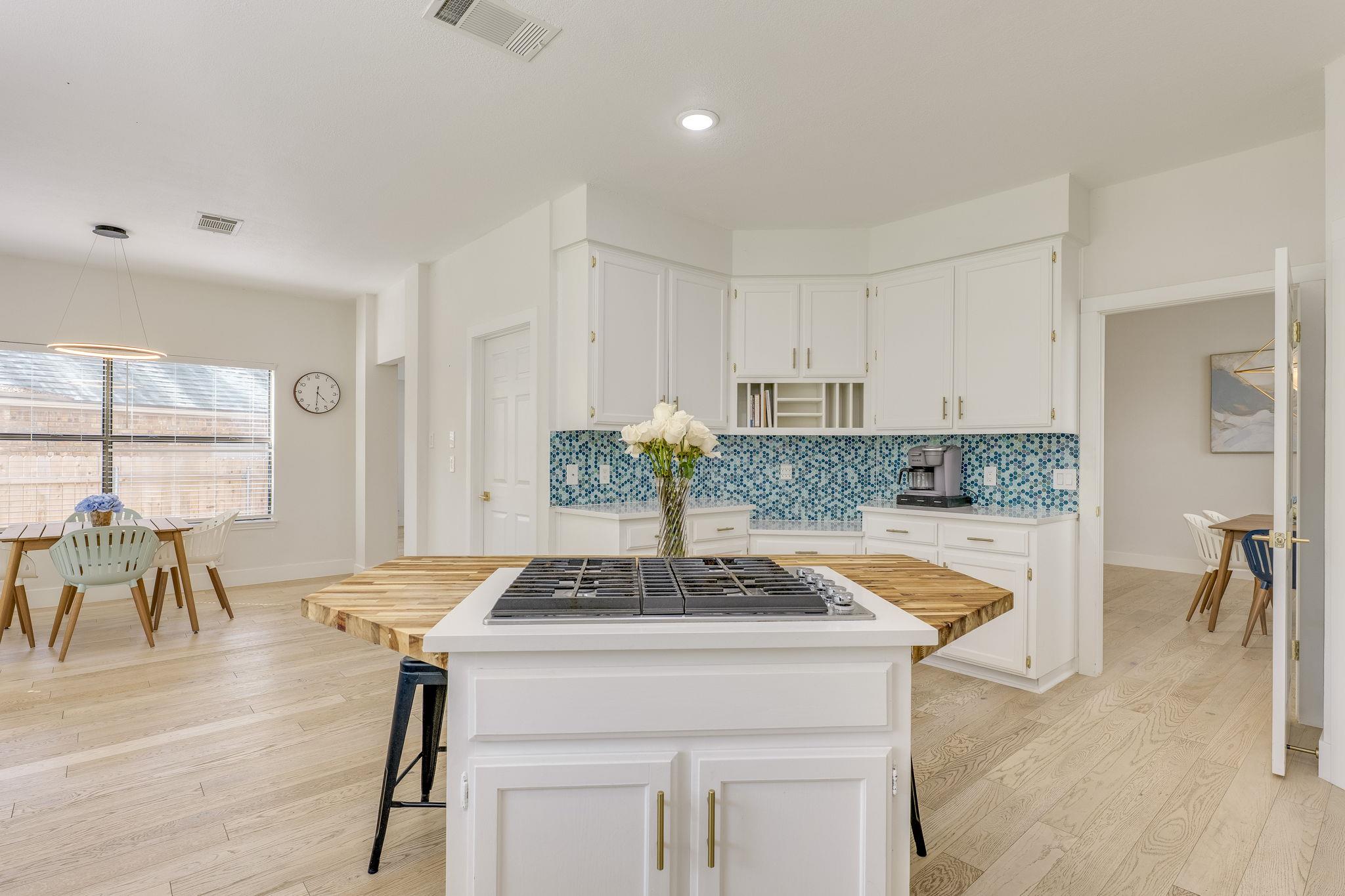 3914 Latimer DR