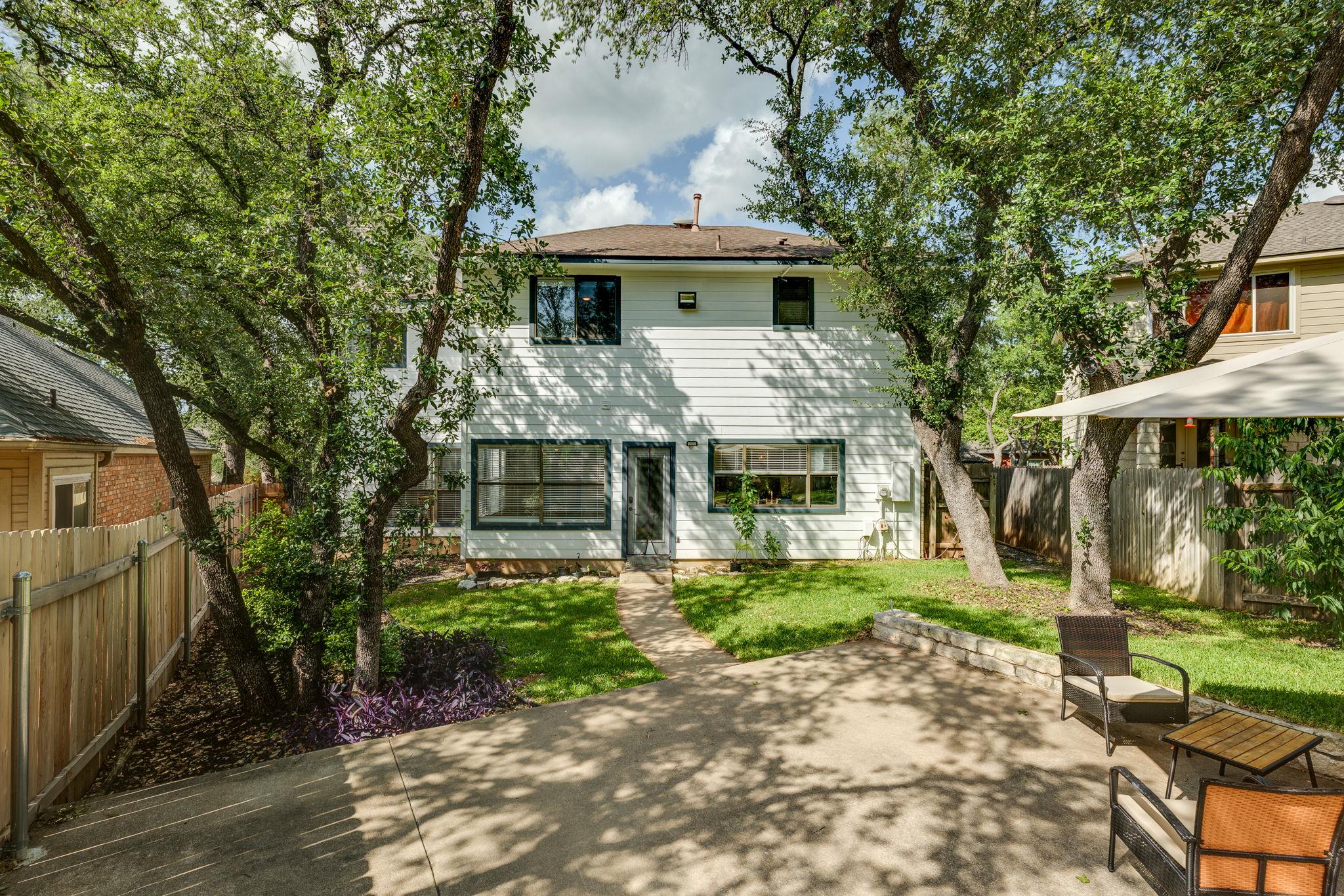 3914 Latimer DR