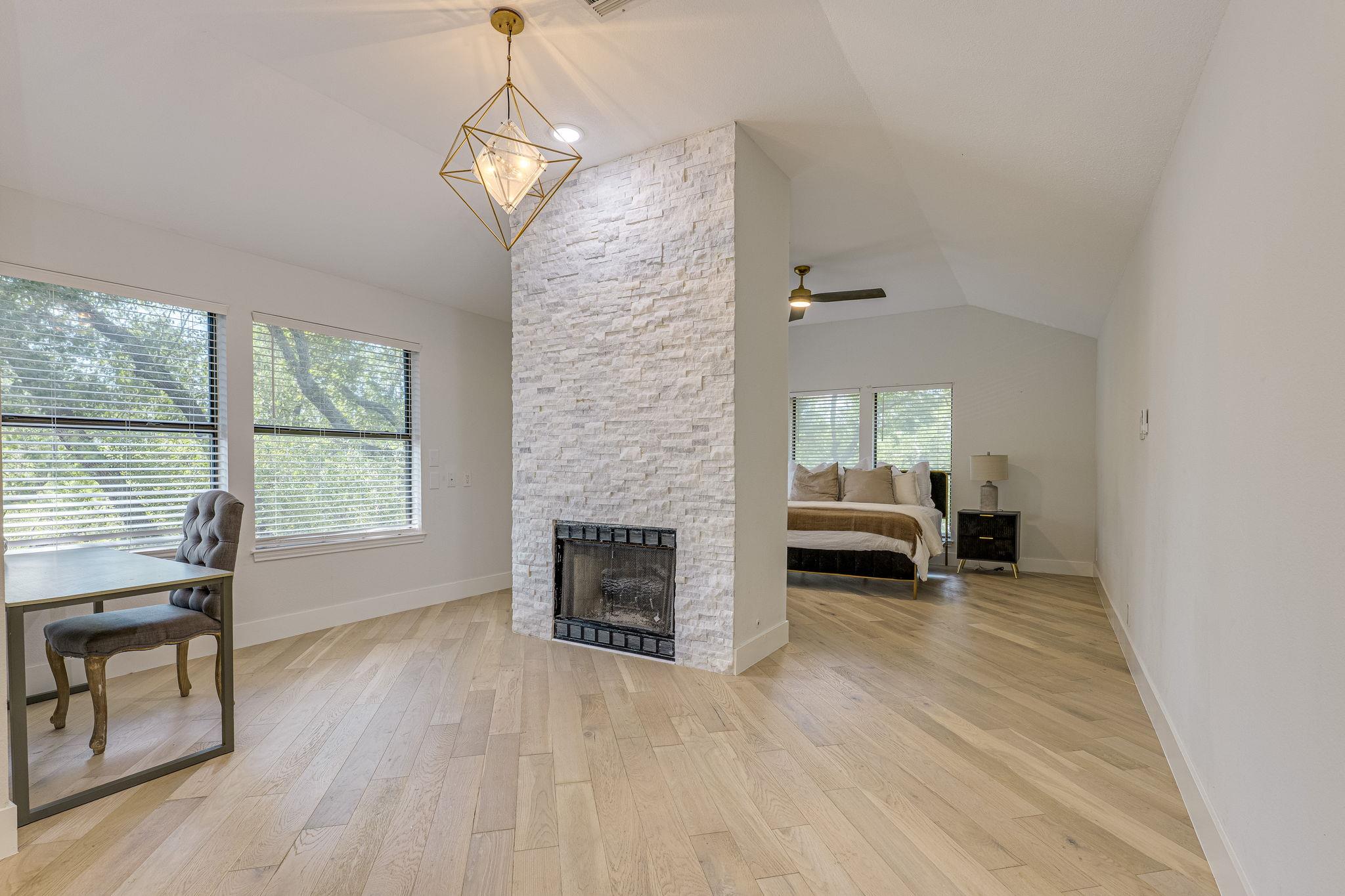 3914 Latimer DR