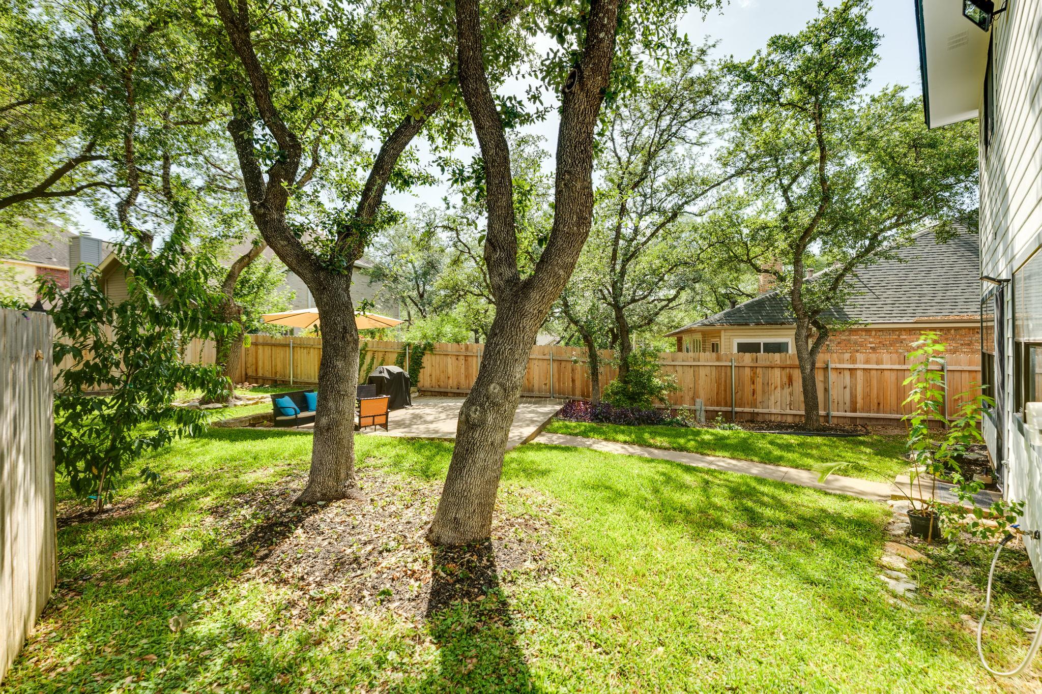 3914 Latimer DR