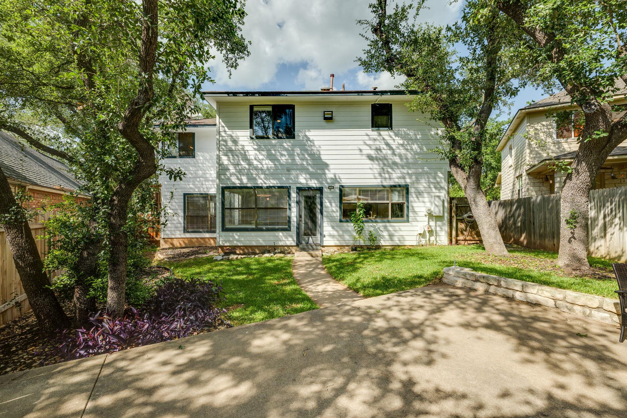 3914 Latimer DR