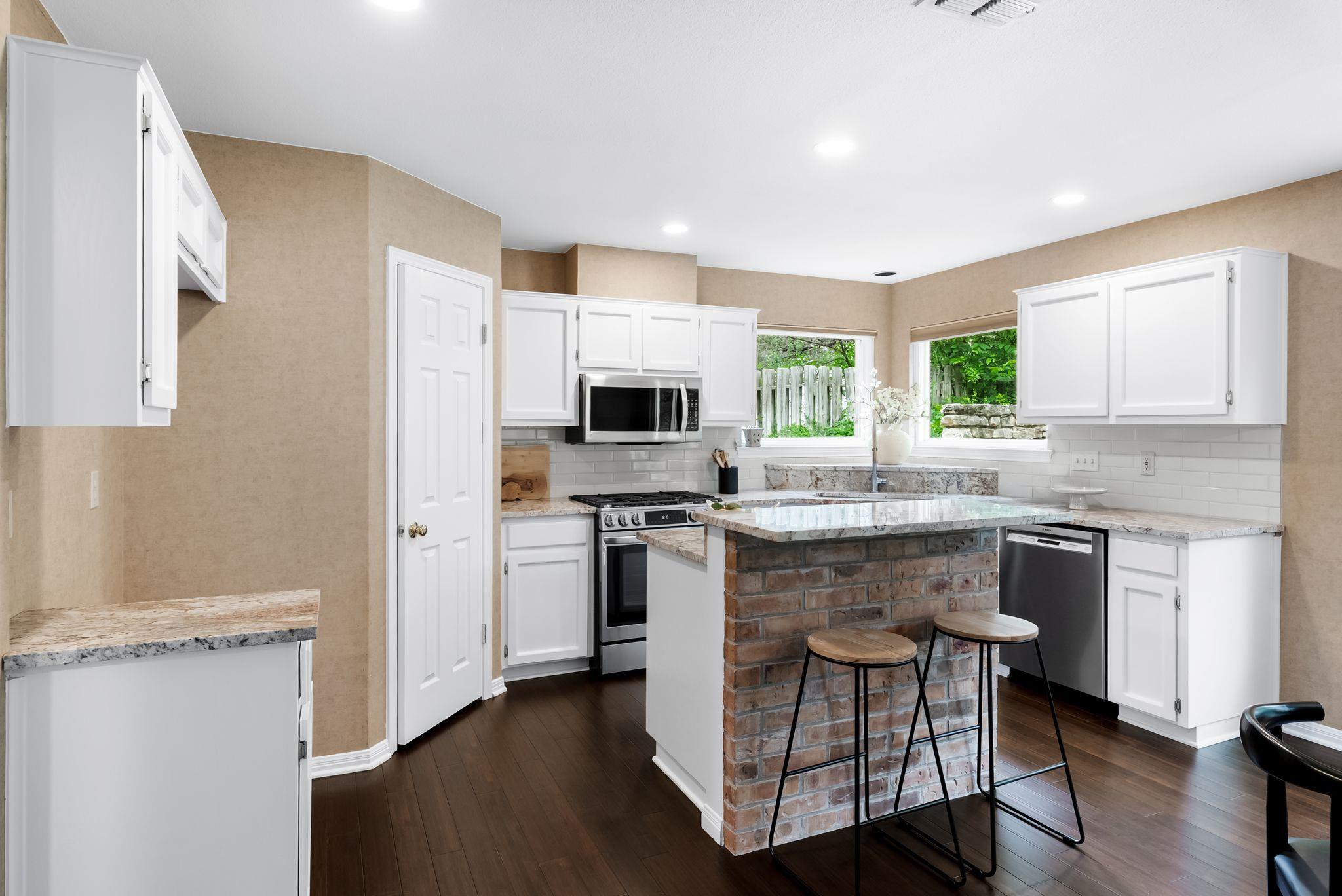 3605 Latimer DR