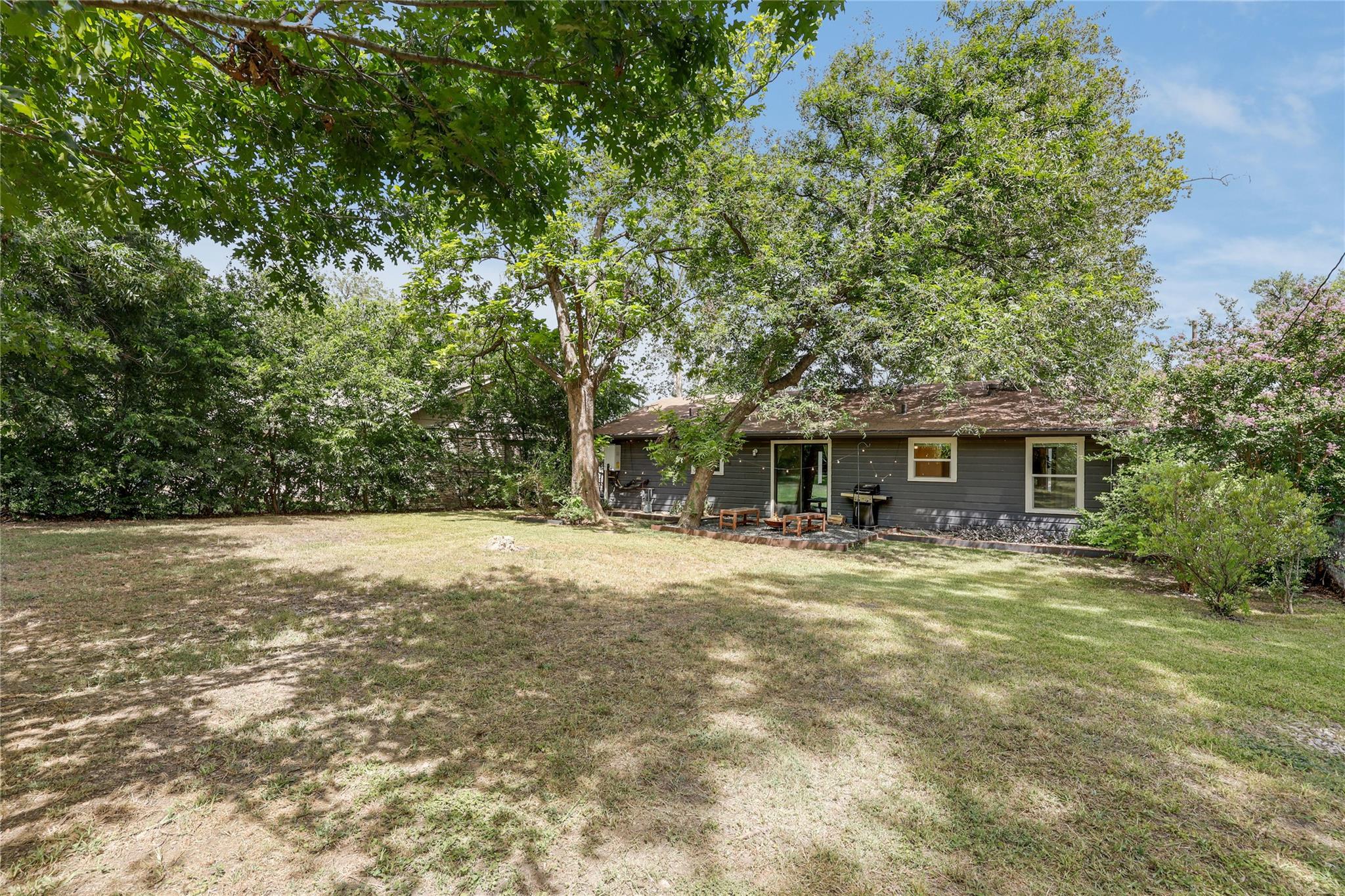 4906 Hilldale DR