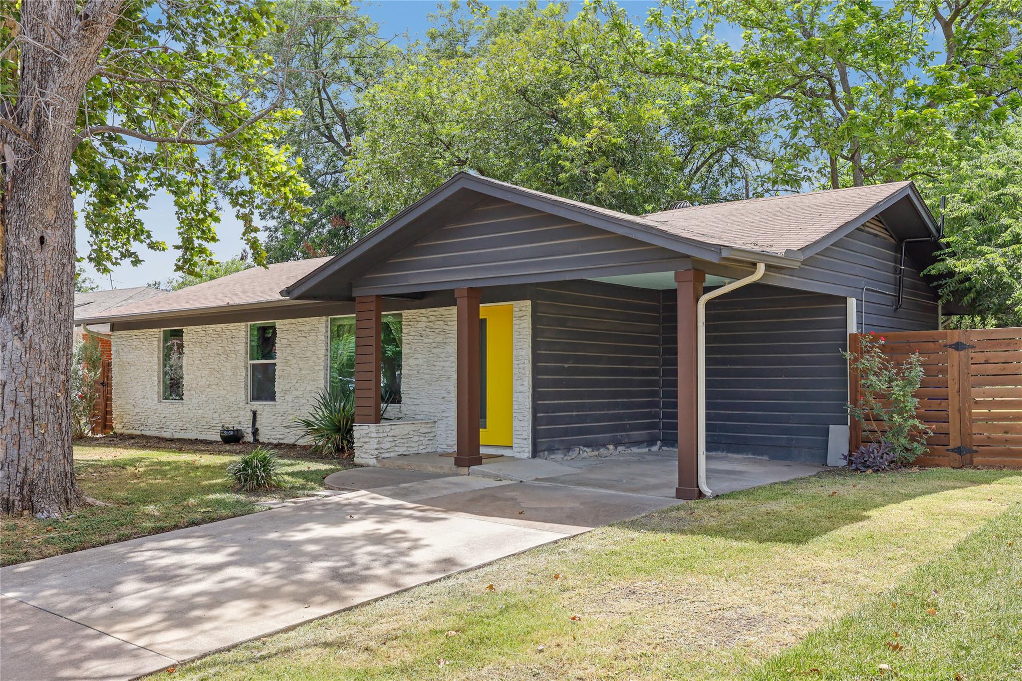 4906 Hilldale DR