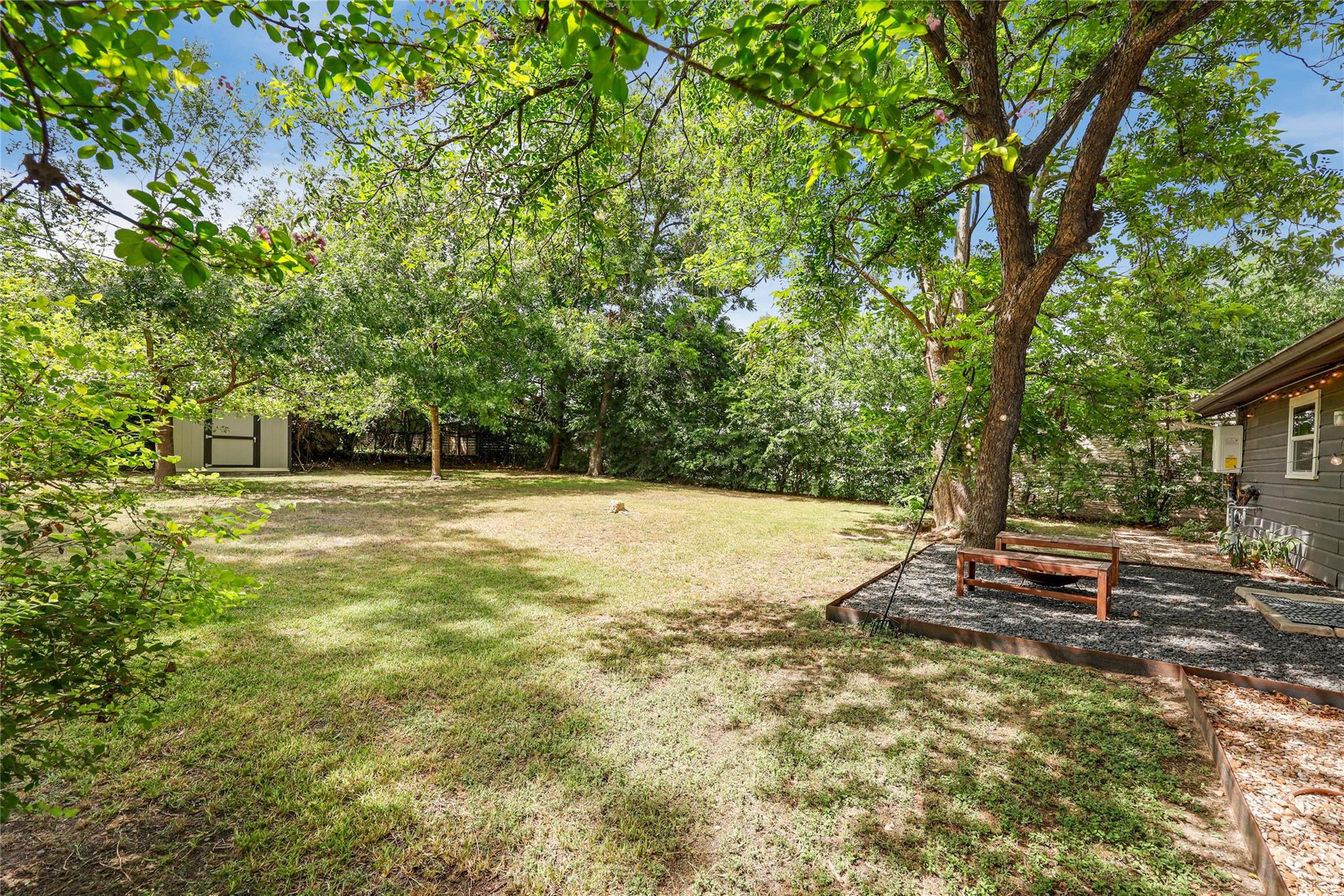 4906 Hilldale DR