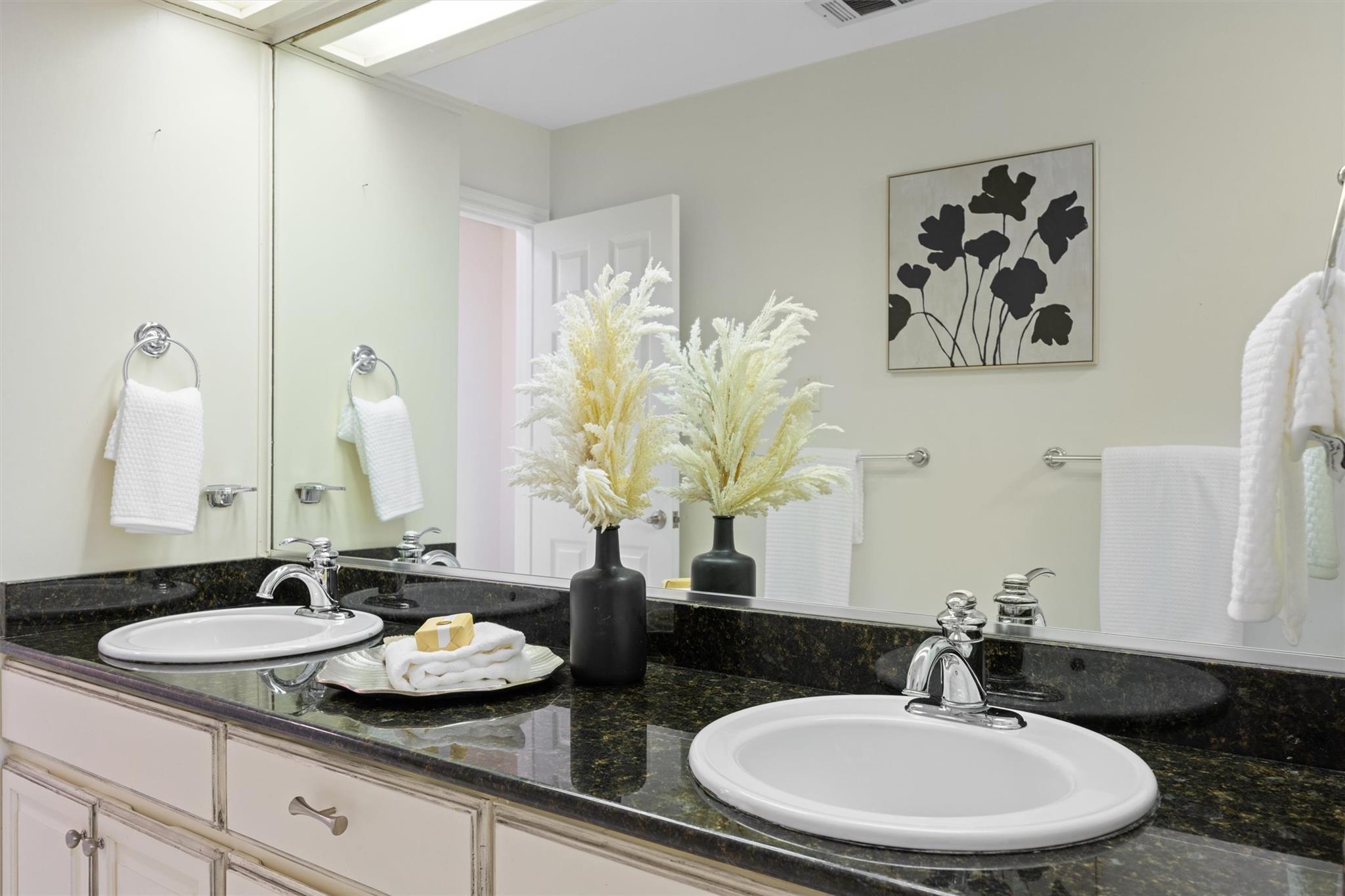 108 Schooner DR, Lakeway