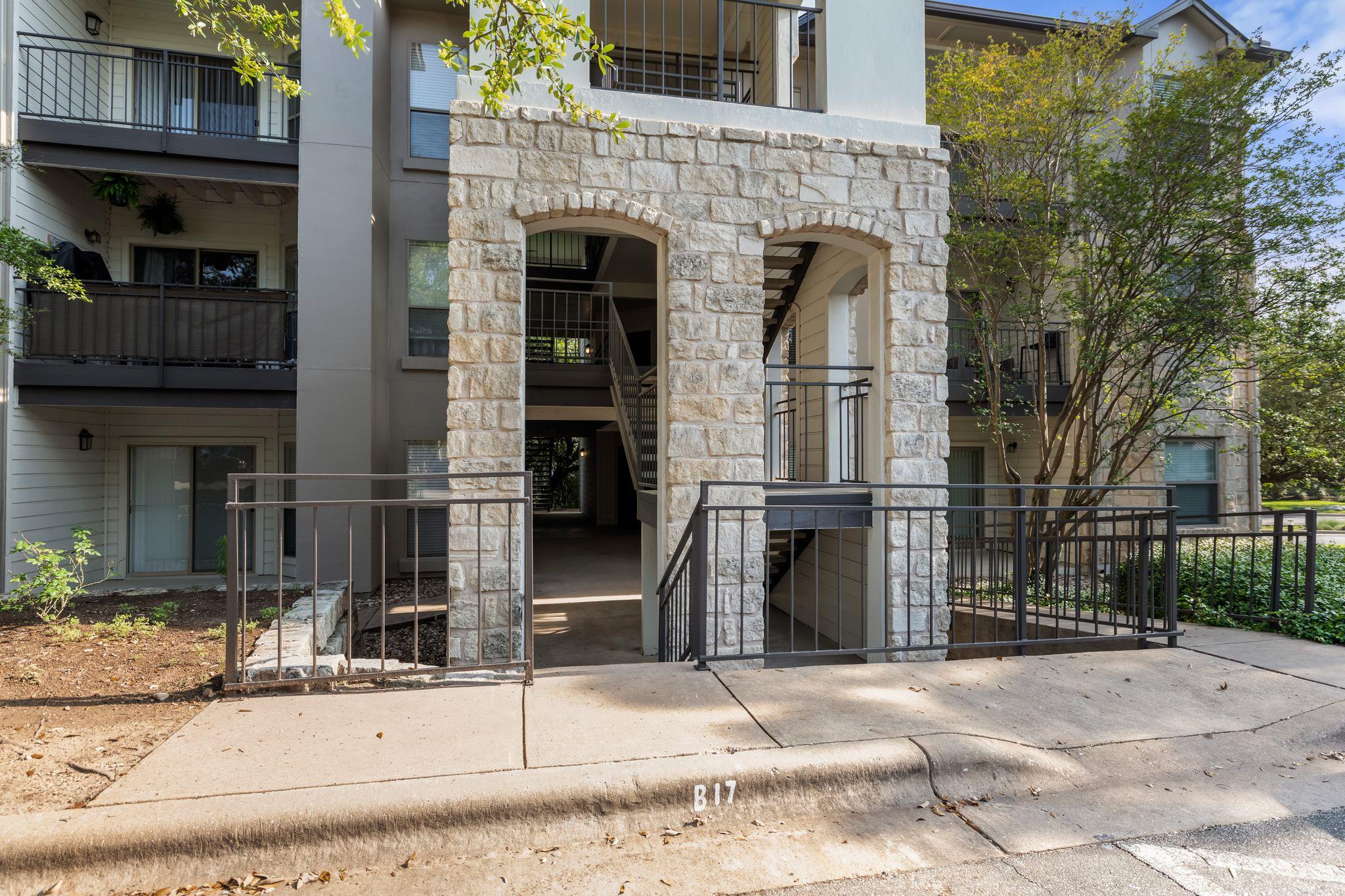 6000 Shepherd Mountain CV # 219