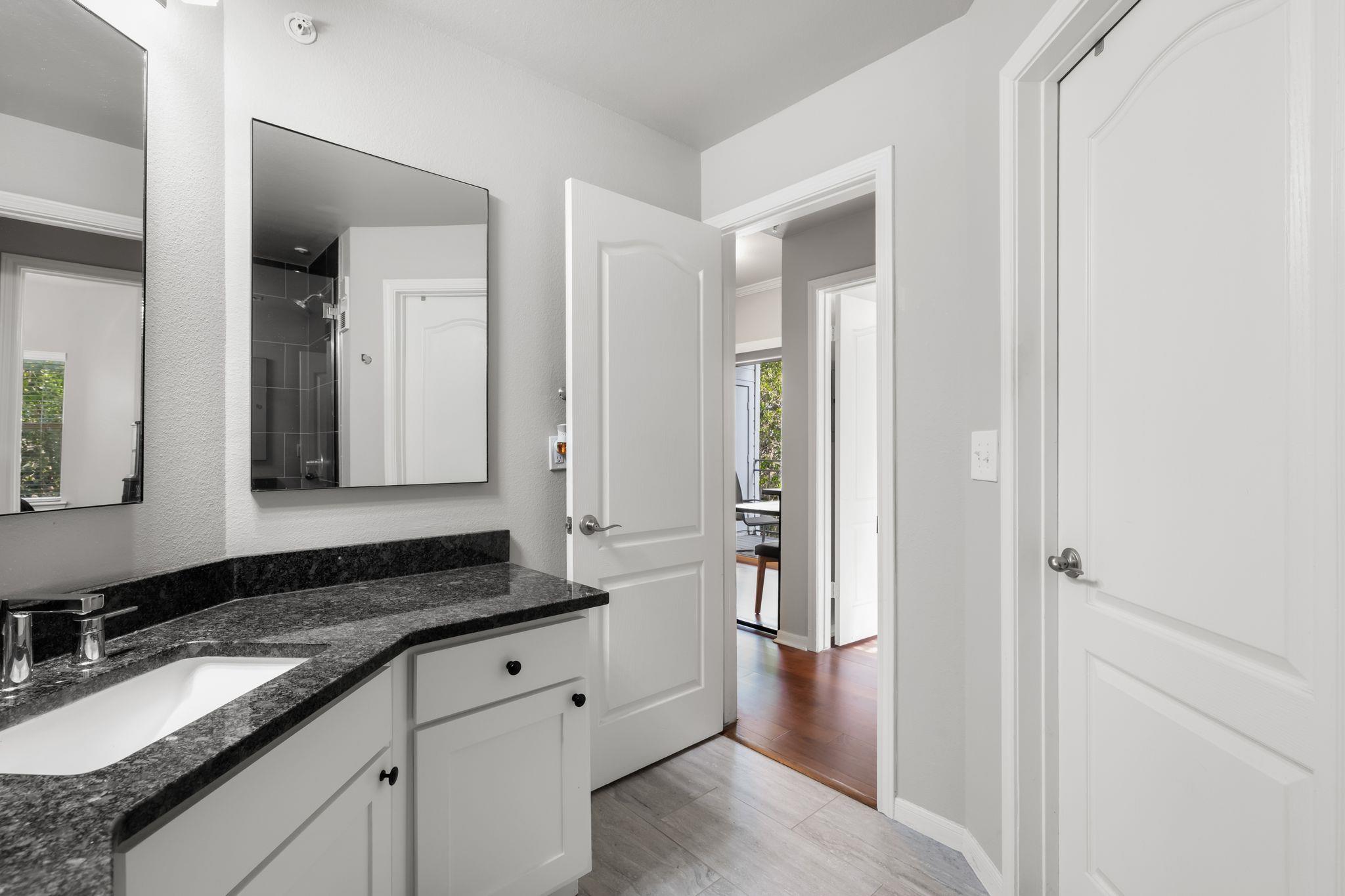 6000 Shepherd Mountain CV # 219