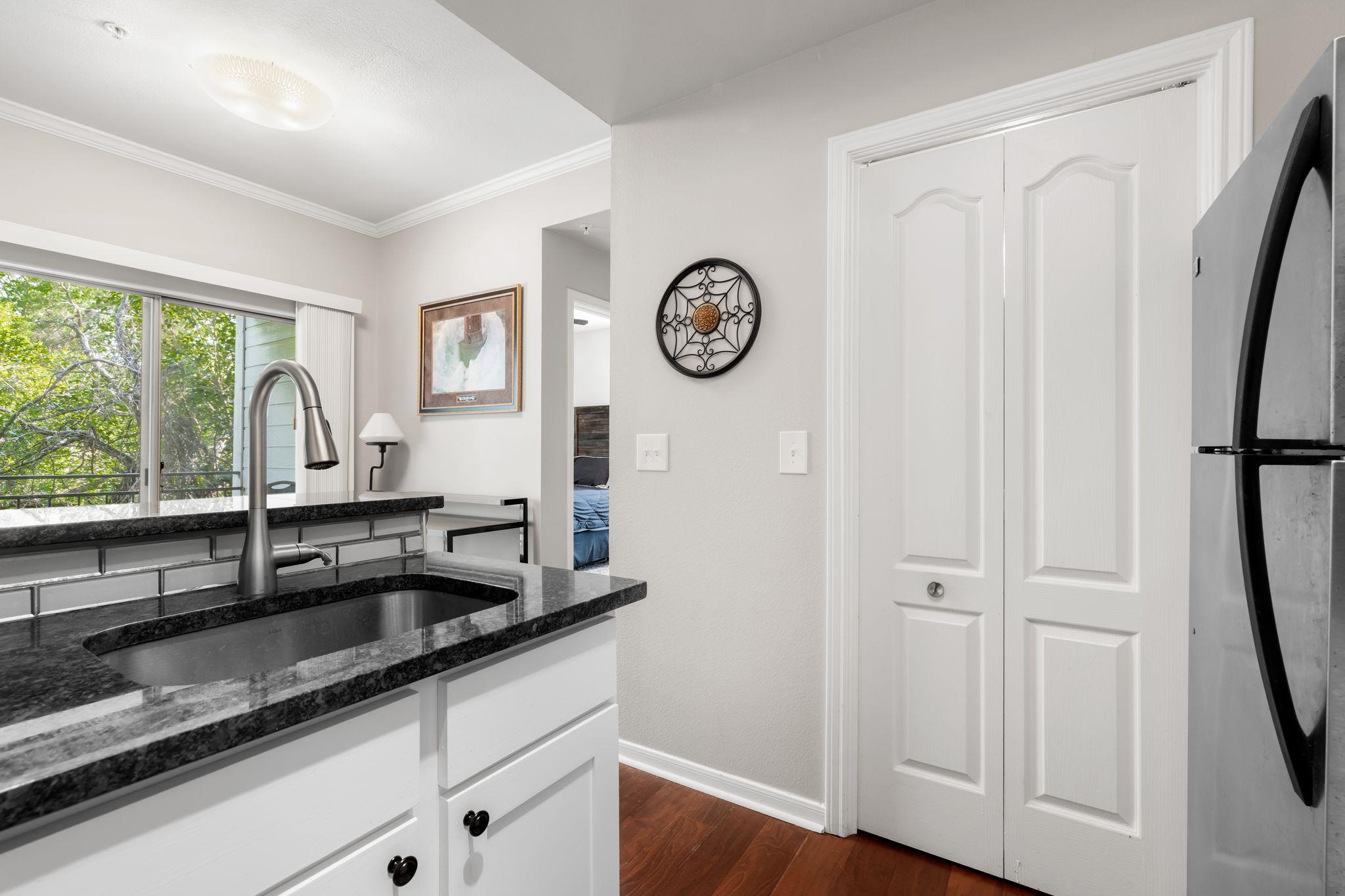 6000 Shepherd Mountain CV # 219
