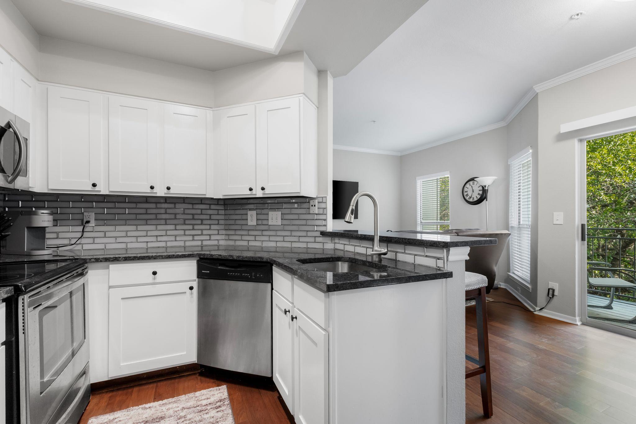 6000 Shepherd Mountain CV # 219