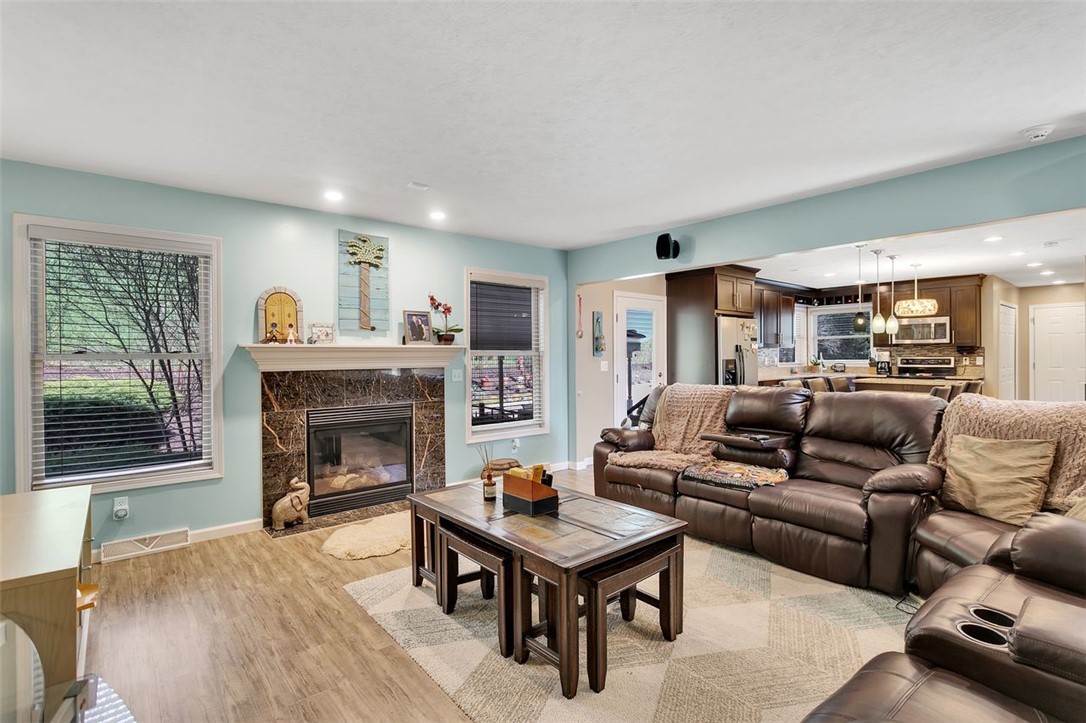 3323 Carriage Circle