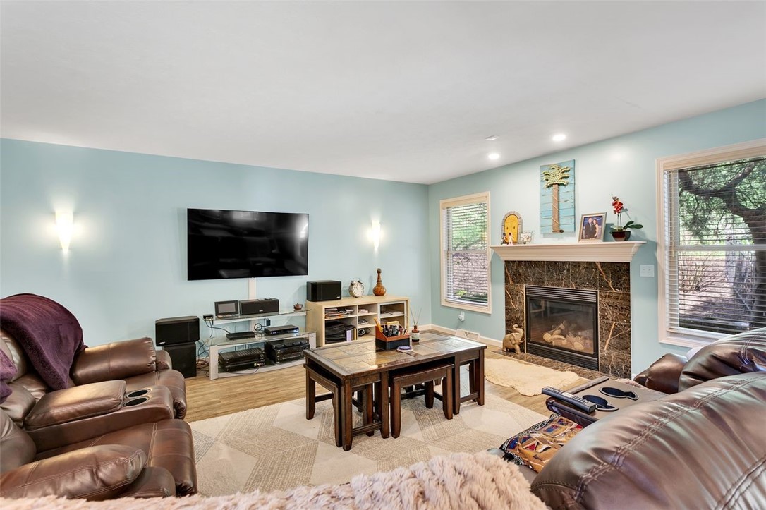 3323 Carriage Circle